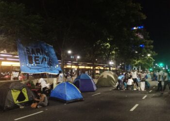Organizaciones piqueteras de izquierda inician una protesta con acampe