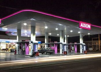 Axion se sumó a YPF y Shell con aumentos promedio del 12% en sus combustibles