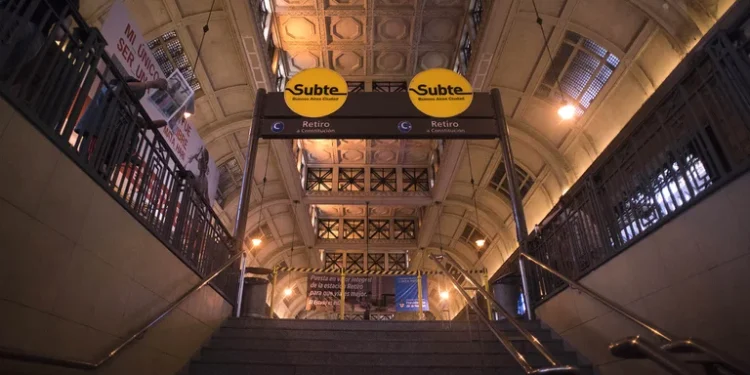 Paros y medidas de fuerza en colectivos, subte, enfermeros y bancarios complican la semana