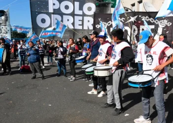 Piqueteros preparan dos protestas masivas en abril y el Gobierno endurece su discurso