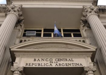 Los bancos deberán dar información estandarizada sobre cuentas de clientes no residentes en el país