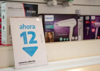 Ahora 12: el Gobierno subió las tasas y será más caro financiarse en cuotas con las tarjetas de crédito
