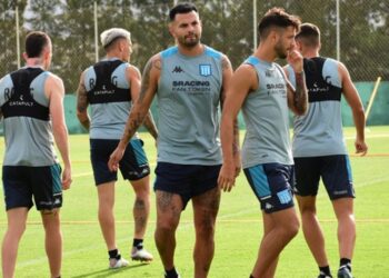 Cardona volvió a entrenarse con normalidad y viaja a Uruguay para el debut