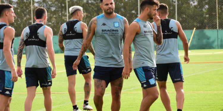 Cardona volvió a entrenarse con normalidad y viaja a Uruguay para el debut