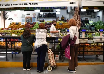 Inflación: advierten que un incumplimiento con el FMI, el ruido político y un nuevo shock podrían empeorar los índices