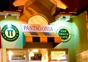 Polémica en Santa Cruz: Educación le pidió a una panadería que done más de 6.000 kilos de pan por mes para sectores vulnerables de las escuelas locales