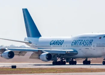 La compleja trama de empresas involucradas en la contratación del avión venezolano