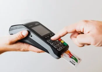 Reintegro en las compras con tarjeta de débito: la AFIP aumentó los montos para jubilados y beneficiarios de planes