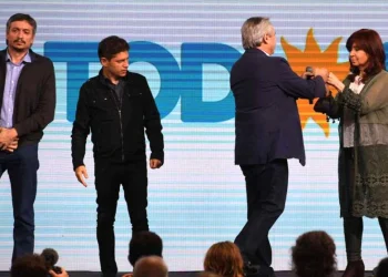 Sin diálogo con Alberto Fernández, el kirchnerismo acelera el plan para sobrevivir electoralmente en la provincia de Buenos Aires