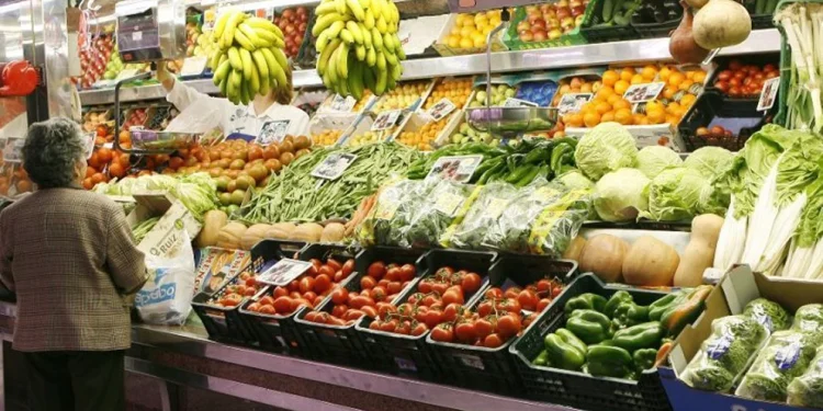El precio de los alimentos: los consumidores pagan casi cuatro veces más de lo que reciben los productores