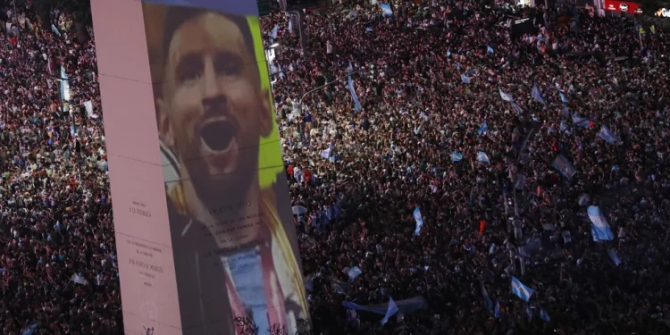 Un país más Messi, un país menos Maradona