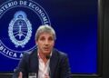El Gobierno acordó con el FMI aplazar la última revisión de 2024 por las reformas
