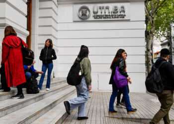 PRÉSTAMOS PARA ESTUDIANTES Y JÓVENES GRADUADOS