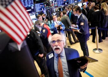 El gobierno de Javier Milei festeja la baja del riesgo país