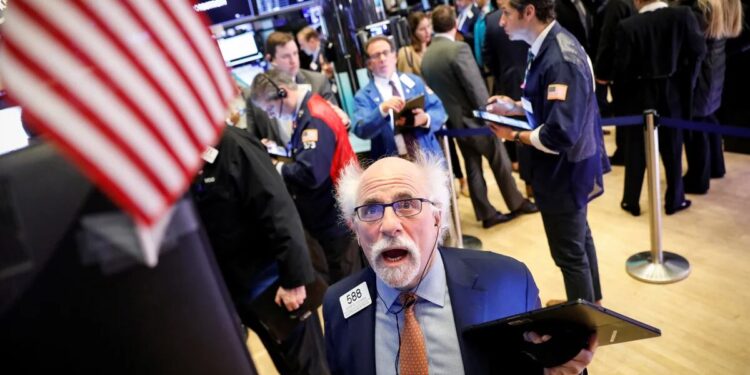 El gobierno de Javier Milei festeja la baja del riesgo país