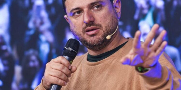 Juan Grabois se metió en la interna del PJ y criticó a Kicillof