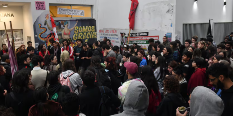 Los universitarios profundizan las protestas contra el ajuste de Milei