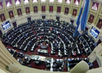 Quiénes son los diputados que darían quórum para golpear duramente a Javier Milei