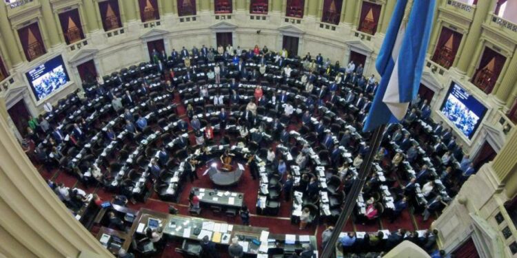 Quiénes son los diputados que darían quórum para golpear duramente a Javier Milei