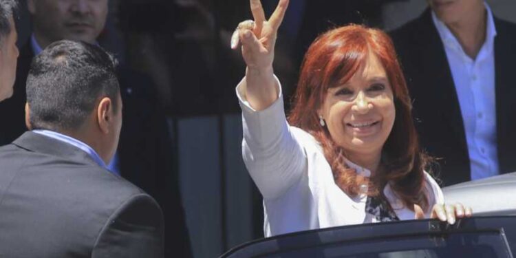 CFK cuenta con un fuerte apoyo de más de 250 firmas internacionales tras la condena a 6 años en la causa vialidad