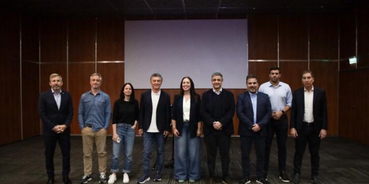 Mauricio Macri construye su futuro con un proyecto optimista para Javier Milei