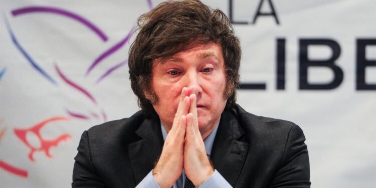 Javier Milei cruzó a los economistas que cuestionaron el rumbo del país