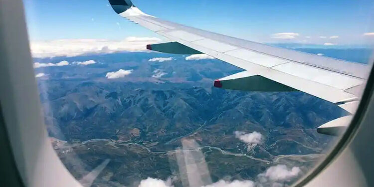 Dólar tarjeta: qué pasará con el precio de los pasajes de avión tras el fin del Impuesto PAIS