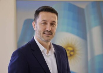 Javier Milei y Luis Petri ultiman detalles para presentar proyecto propio de Ficha Limpia en extraordinarias