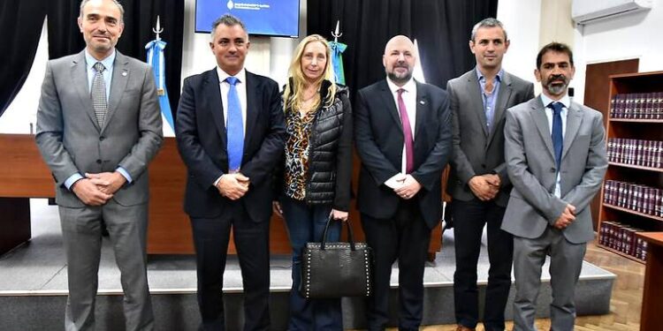 Se abrió el libro de pases de la política: La Libertad Avanza acelera el “operativo caza”