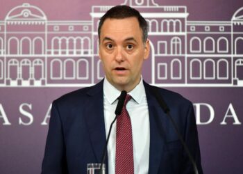 El regreso del vocero: vuelven las conferencias de Manuel Adorni después de una pausa de un mes