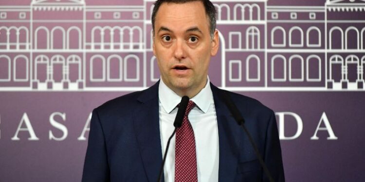 El regreso del vocero: vuelven las conferencias de Manuel Adorni después de una pausa de un mes