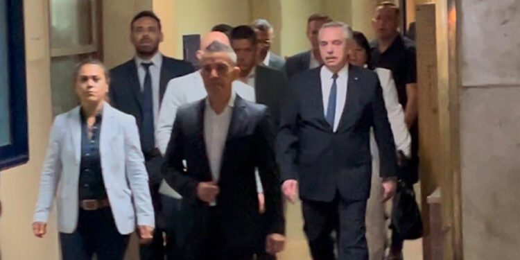 Causa Seguros: Alberto Fernández se presentó en Comodoro Py