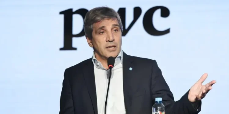 Luis Caputo: “La solución es que bajen los precios, no devaluar”