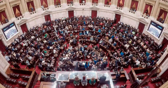Diputados de Unión por la Patria denunciaron penalmente a Javier Milei por el acuerdo con el FMI por DNU
