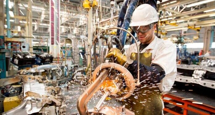 Industria: Los datos del INDEC mostraron que el sector manufacturero llegó apenas al 55%, en enero