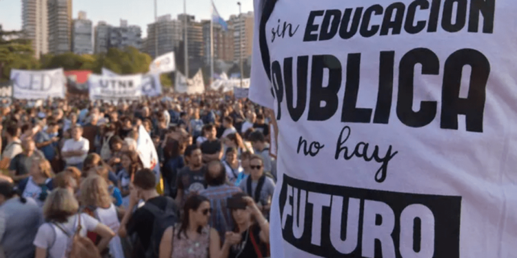 Reclamo universitario: Este lunes arranca la huelga por salarios e infraestructura