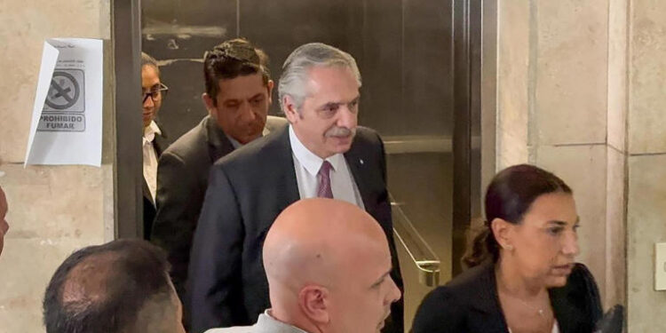El ex presidente Fernández se pronunció tras su procesamiento en la causa judicial