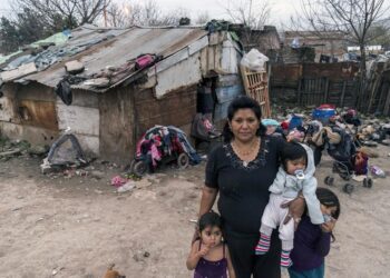 Fin de 2024: leve baja en desigualdad y pobreza