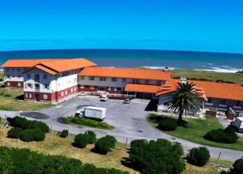 Milei privatiza turismo social en Chapadmalal y Embalse