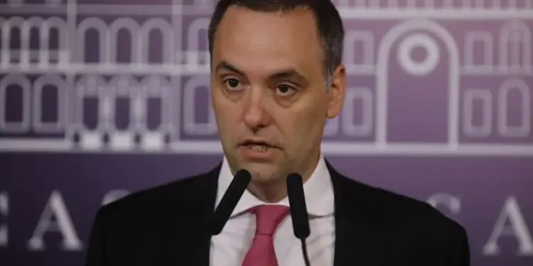 “Nokia vs. iPhone”: Adorni marca distancia del PRO con polémica metáfora