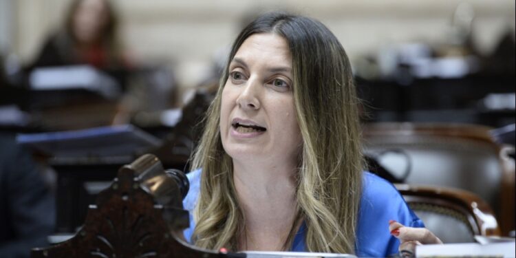 Lospennato: Opositores “quieren engañar” en campaña electoral