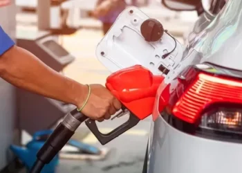 Desde mayo, baja el combustible de YPF