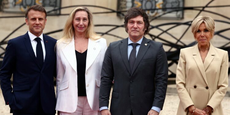 Milei informa sobre blanqueo de dólar