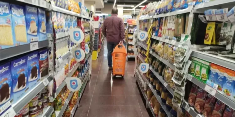 “El ingreso mínimo para una familia pobre.”