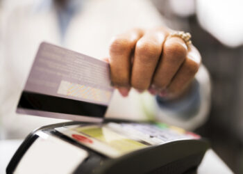 Preocupación por morosidad en tarjetas.