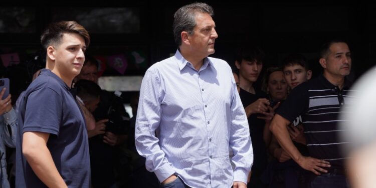 “Sergio Massa: unidad peronista define candidatura.”