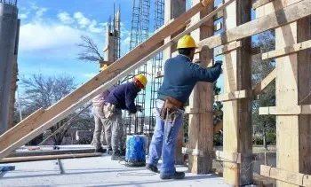 Construcción: Costos trepan 3,1% por salarios.