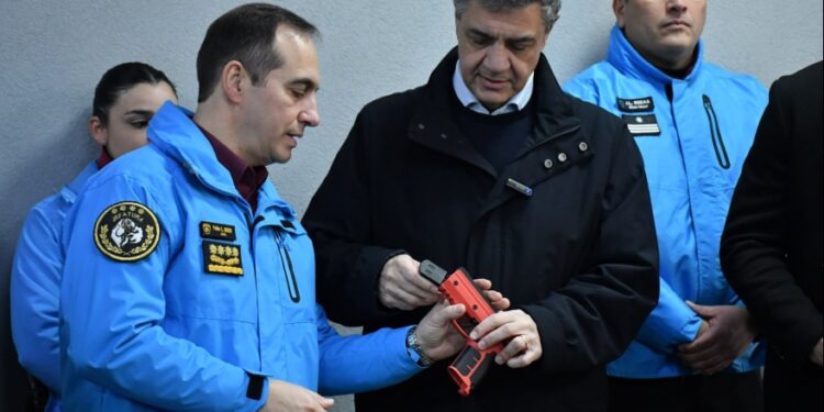 Más seguridad en Ciudad con 900 policías de Macri.