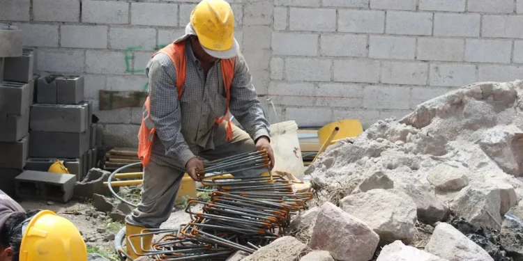 Construcción cae por tercera vez en mayo.