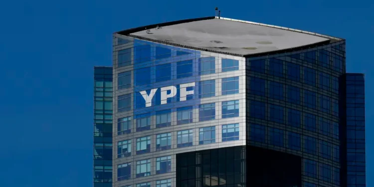 Petróleo y gas, prioridad YPF tras vender mitad de unidad agro.